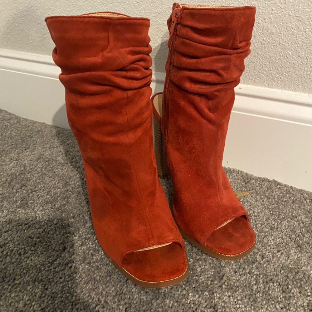 Booties 7.5 - Picture 4 of 4